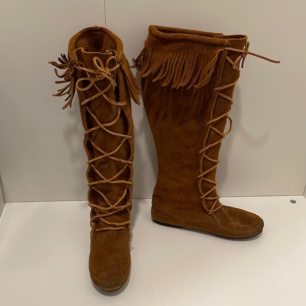 Minnetonka Moccasin Boots size 7